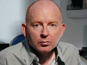 Alan McGee gründete das Label Creation und entdeckte Bands wie Oasis, ...