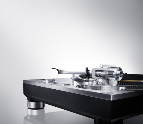 Direct_Drive_Turntable_System_SL_1200GAE_1