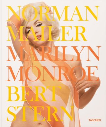 Der wunderbare Bildband „Marilyn Monroe“ mit den Fotos von Bert Stern aus der letzten Session und einem Text von Norman Mailer ist im Taschen Verlag erschienen und kostet 49,95 Euro.