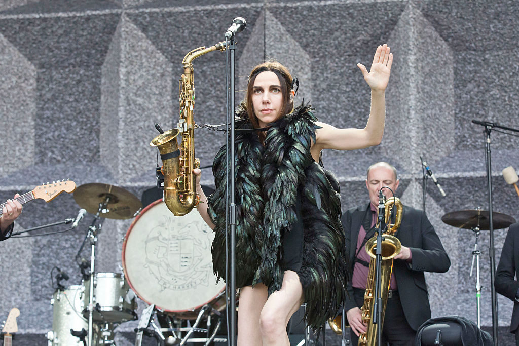 BERLIN, GERMANY - JUNE 20: British singer PJ Harvey performs live during a concert at the Zitadelle Spandau on June 20, 2016 in Berlin, Germany. (Photo by Frank Hoensch/Redferns)