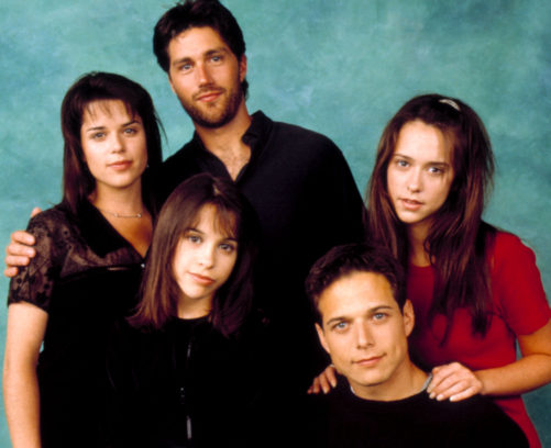 Julia (Neve Campbell), Charlie (Matthew Fox), Claudia (Lacey Chabert), Bailey (Scott Wolf) und Sarah (Jennifer Love Hewitt)(v.l.).