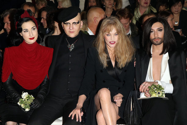 Conchita Wurst in der Front Row bei Jean Paul Gaultier bei der Fashion Week Paris im Januar 2015
