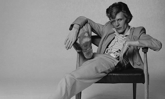 English singer, musician and actor David Bowie, 1974. (Photo by Terry O'Neill/Hulton Archive/Getty Images)