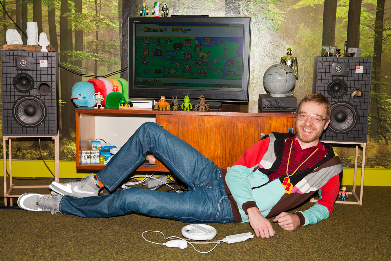 Andrew, 29, schätzt auf der Wii die bunten Spiele und findet, dass eine Konsole nicht groß sein muss, um Spaß zu machen. Delicious Toys heißt seine Firma.