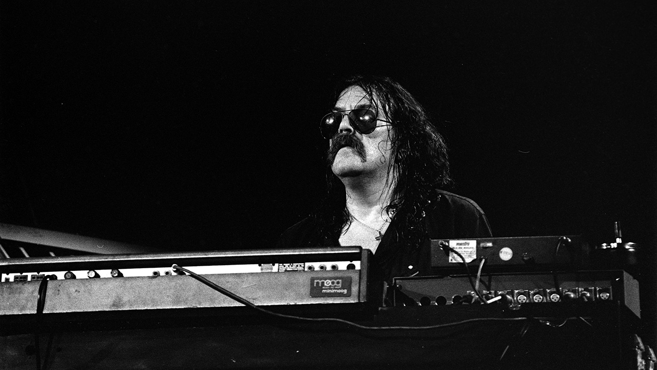 Jon Lord von Deep Purple an seinem Moog-Synthesizer.