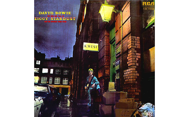 "The Rise and Fall of Ziggy Stardust And The Spiders From Mars (40th Anniversary Edition)" von David Bowie erscheint am 1....