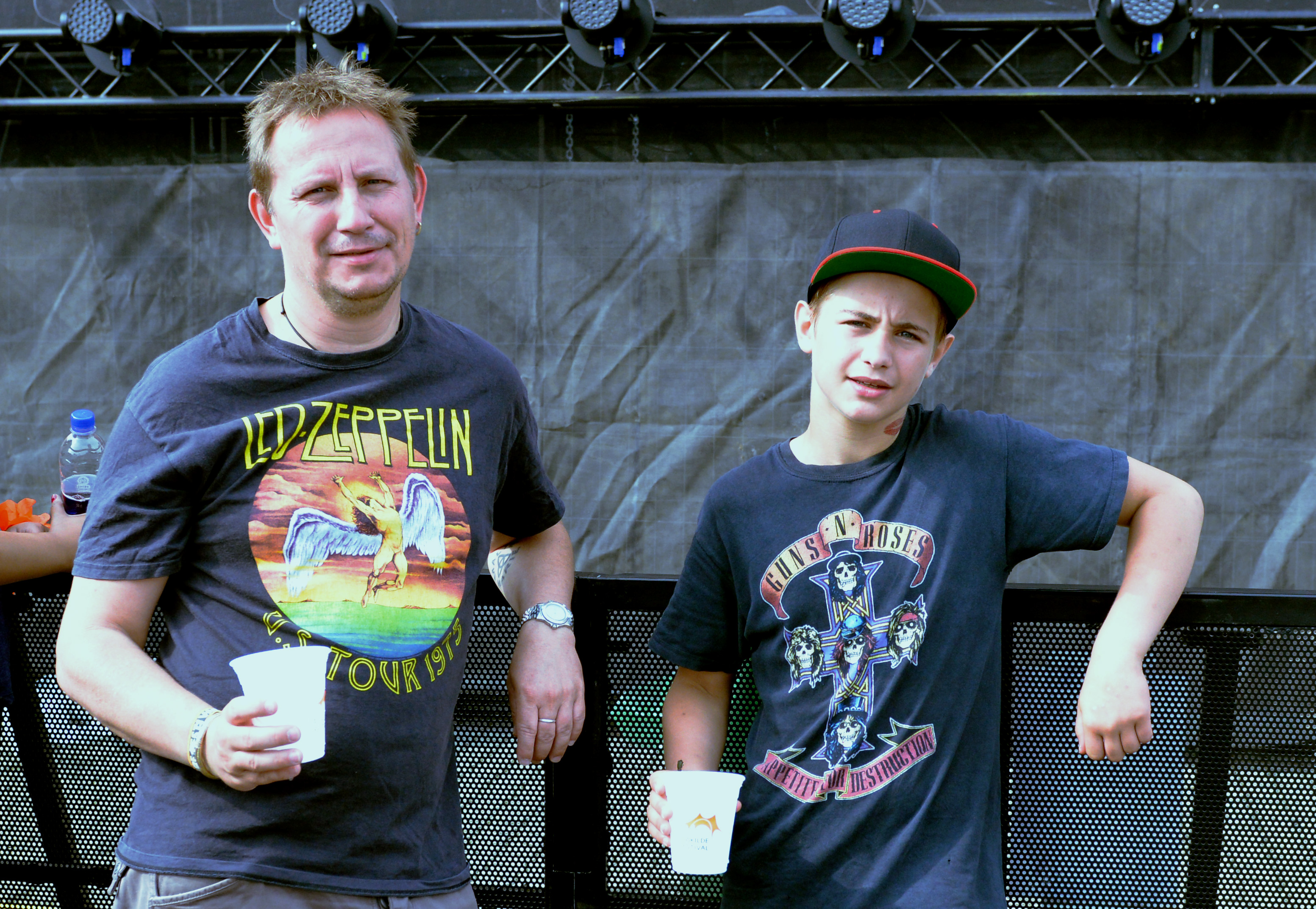 Vor dem Roots-Konzert, die Beiden sind möglicherweise miteinander verwandt...