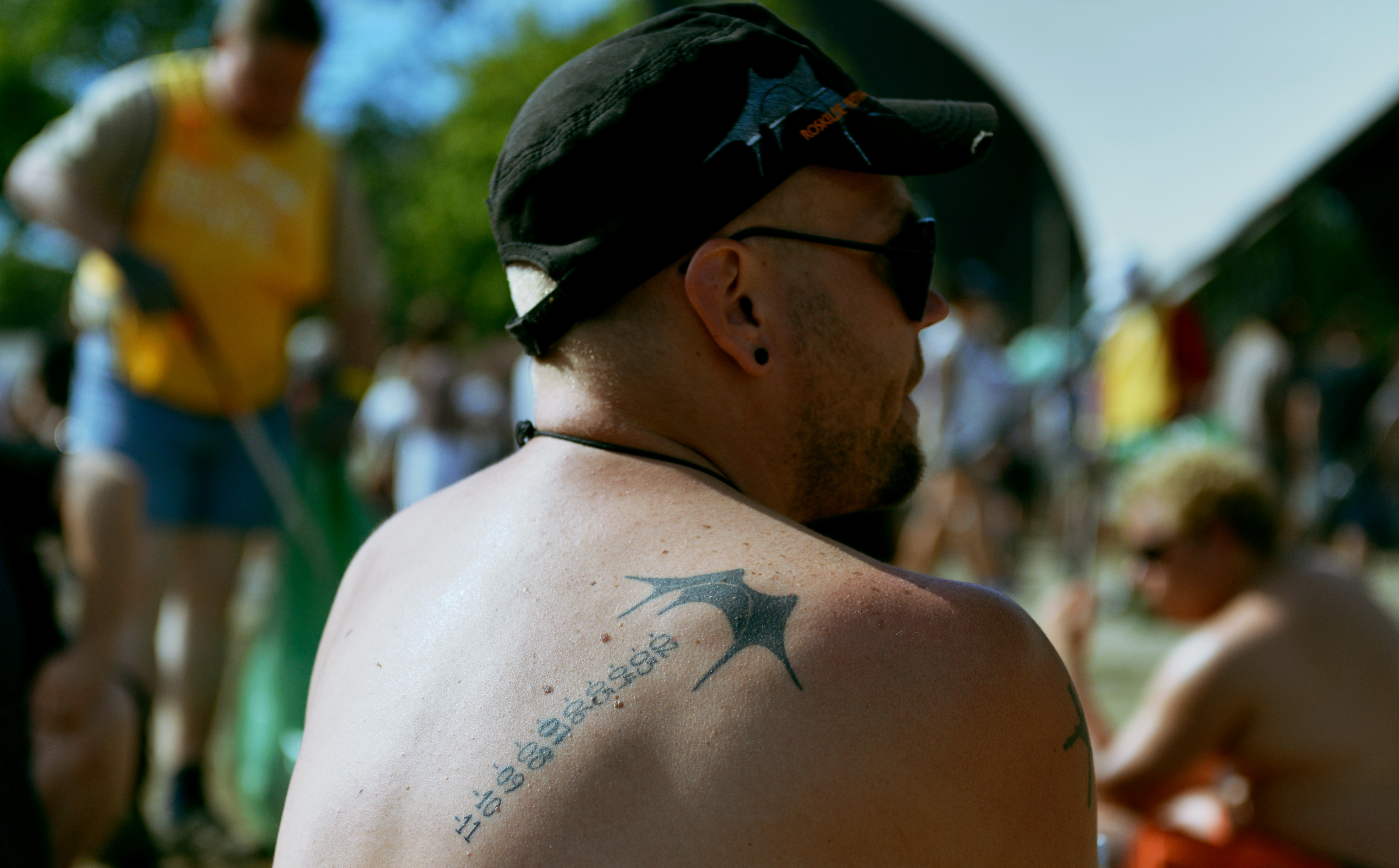 Sonntagnachmittag - noch ein paar Stunden und es gibt wieder einen Auftrag für den Tätowierer