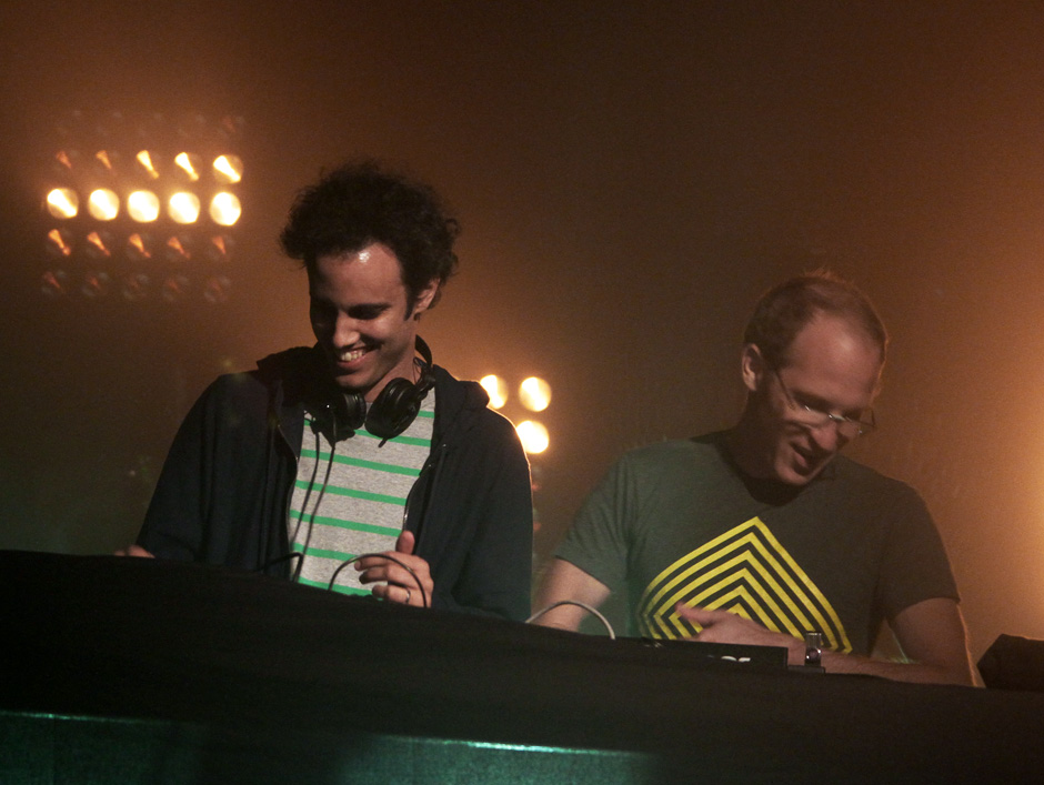 ...bevor ebenfalls im Black Tent Four Tet und Caribou ein Back-To-Back DJ-Set spielten