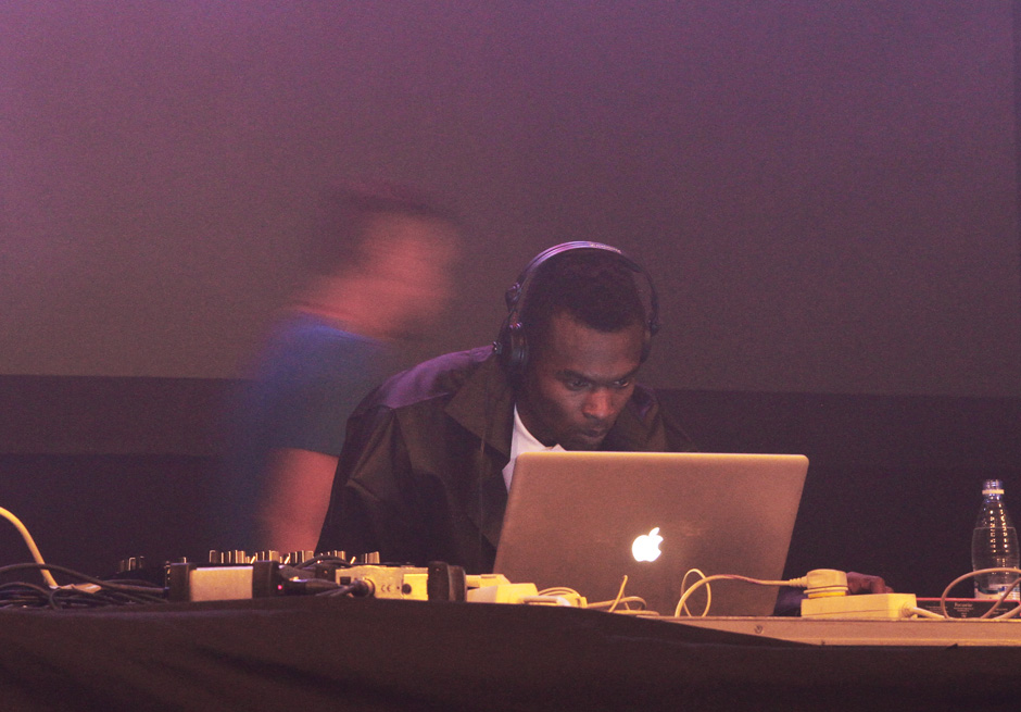 Unlauterer Wettbewerb gegenüber Actress, der nebenan sein Live-Set spielte