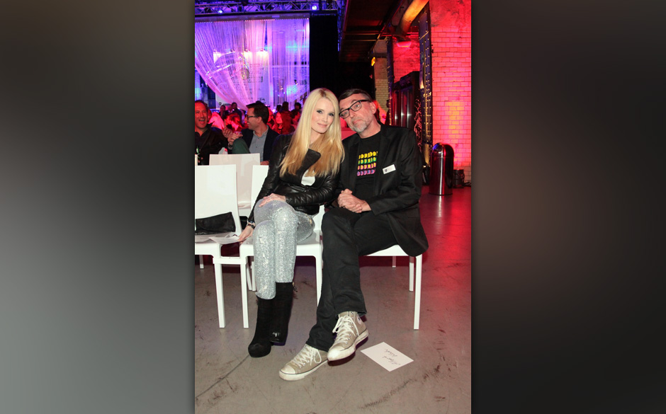 Dieser Mann schafft es immer wieder, sich auf jedes zweite Bild zu schmuggeln.