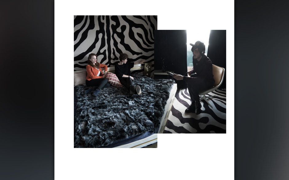 Colette: Jacke Samsoe & Samsoe, Bluse Weekday, Hose, Pepe Jeans London, Schihe Pier One. Hannah: Pullover Fillipa K, Hose ...