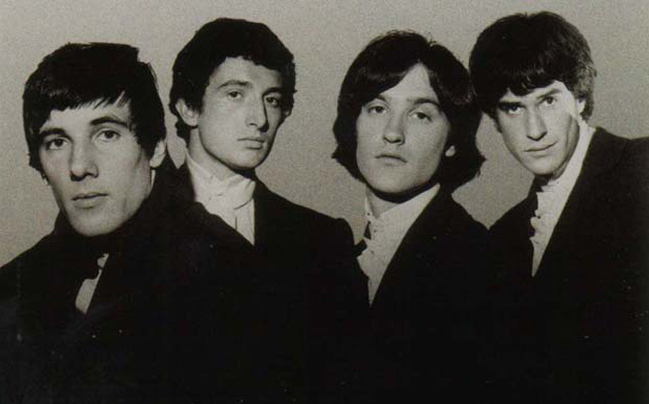 Wichtig ist nicht nur das Riff, sondern der kaputte Sound. Hierfür schalteten sie zwei Gitarrenverstärker hinterein­and...