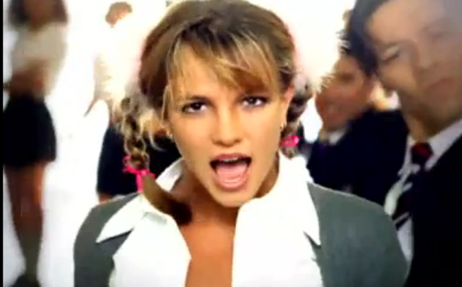 Britney Spears: "...Baby One More Time". Wie singt man über Sex, ohne so zu wirken, als hat man es dringend nötig? Coole...