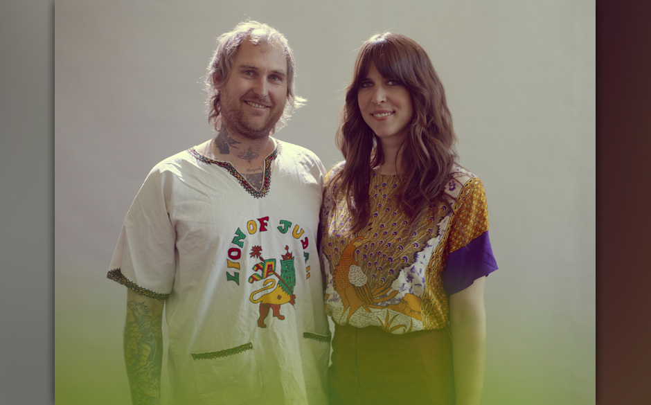 Aaron Coyes und Indra Dunis von Peaking Lights