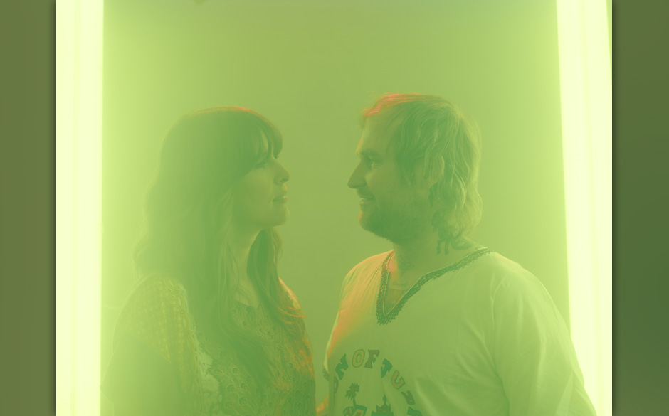 Aaron Coyes und Indra Dunis von Peaking Lights