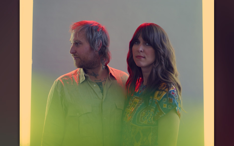 Aaron Coyes und Indra Dunis von Peaking Lights