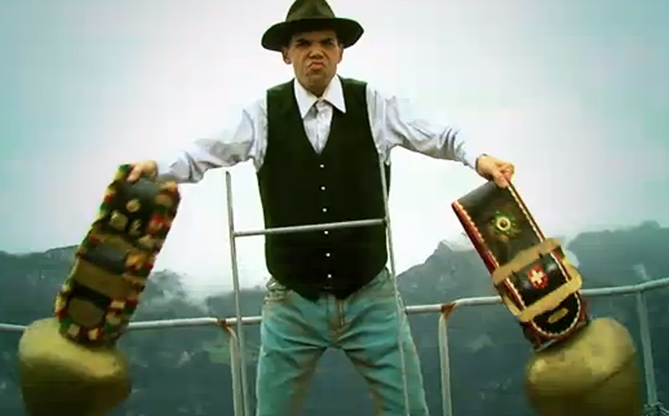 Wie kann das sein? Ein völlig irrelevanter Eurodance-Produzent aus Liechtenstein wurde für einen Grammy nominiert. Hier ...