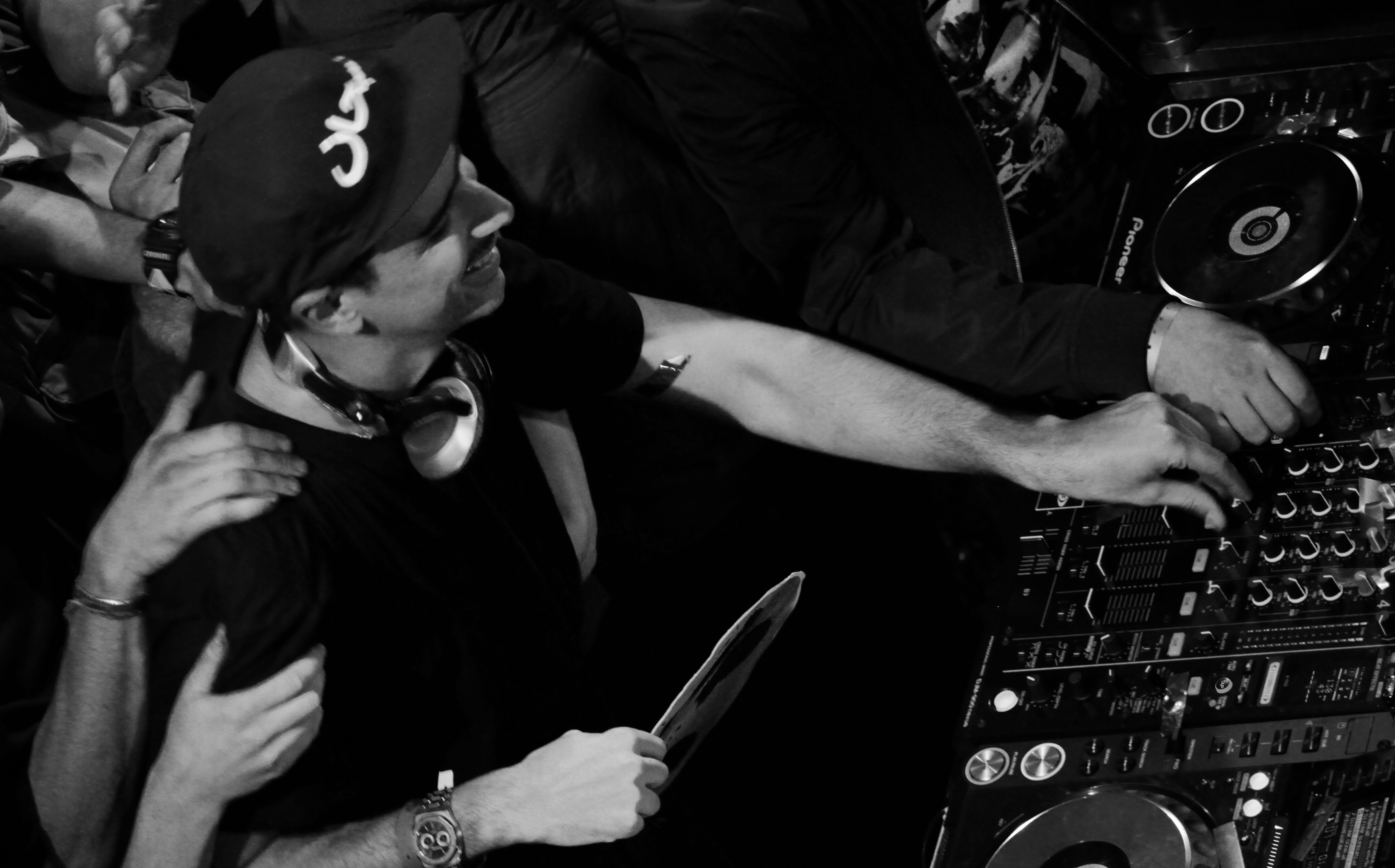 ... hatte so viel Spaß, dass er sein einstündiges Set noch verlängerte.