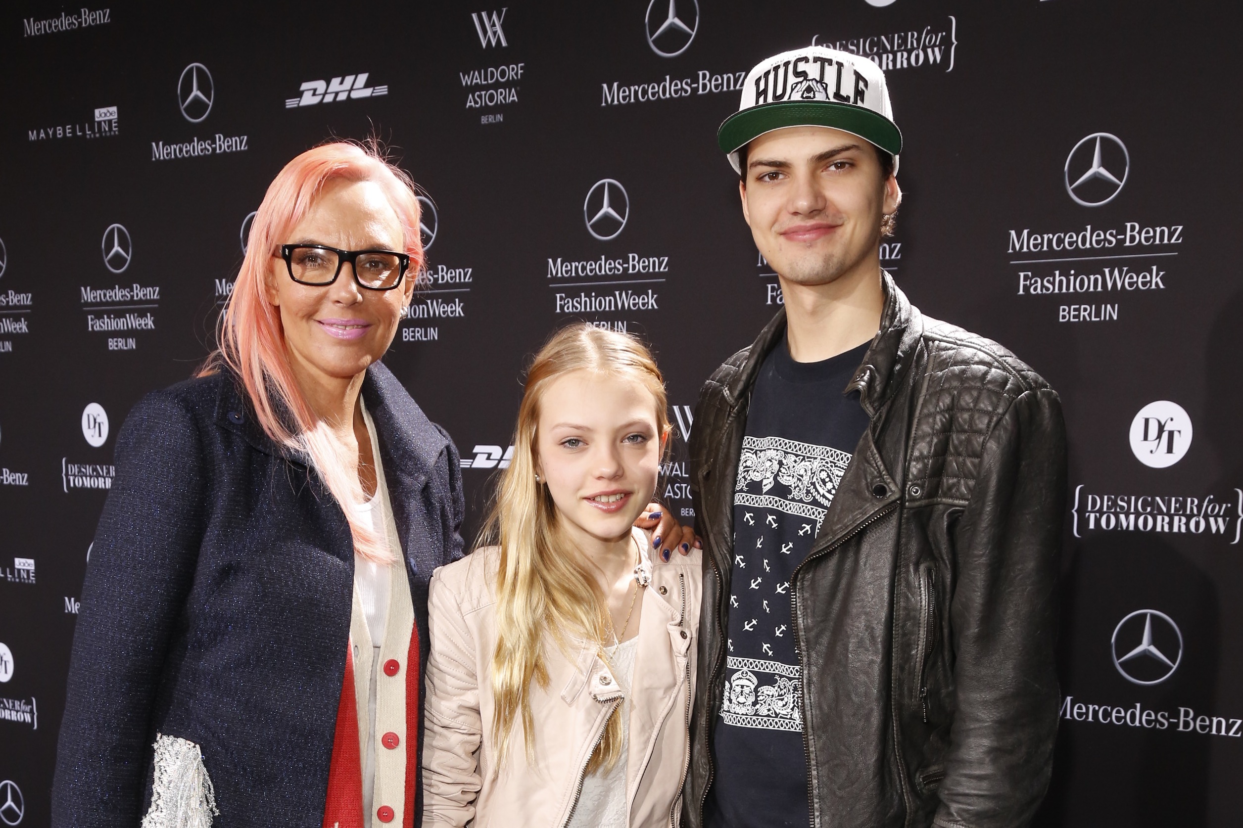 Natascha Ochsenknecht und Tochter Cheyenne und Sohn Jimi Blue Ochsenknecht
Mercedes-Benz Fashion Week Berlin Autumn/Winter...