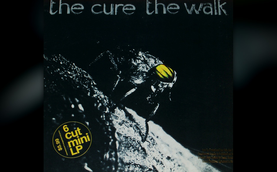 15. The Cure - „The Walk“ (1983)
Oft als „Blue Monday“-Klon verschrien; launiger kleiner Dancefloorhit aus der Zei...