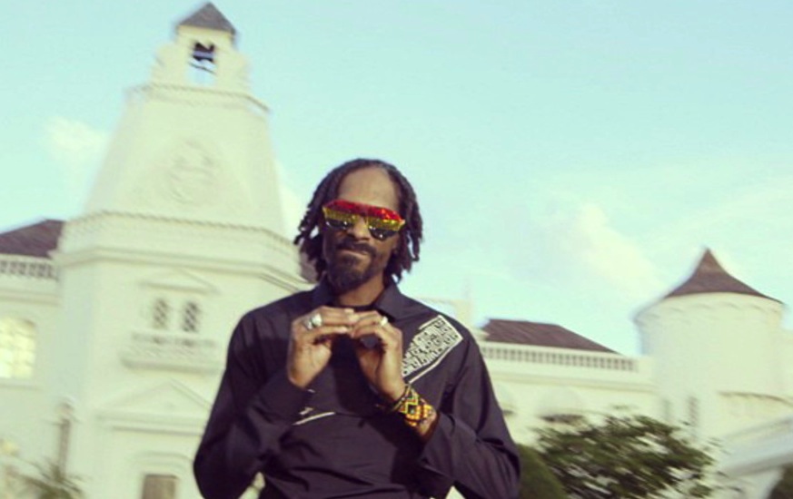 Neu im Kino: "Reincarnated", Snoop Dogg erlebt in Jamaika seine Wiedergeburt als Rastafari.