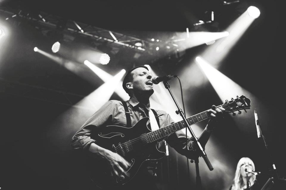 Tu Fawning beim Maifeld Derby