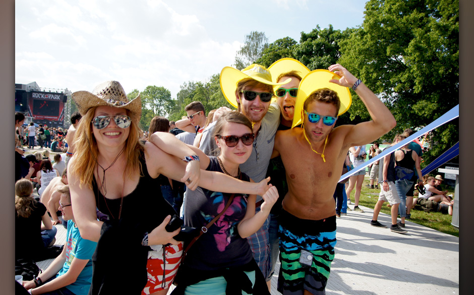 Hüte gegen die Sonne gab es umsonst