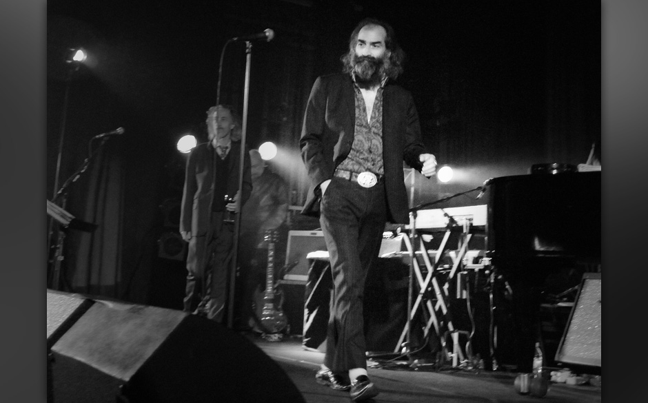 Warren Ellis von The Bad Seeds auf dem Weg zu seinem Arbeitsplatz