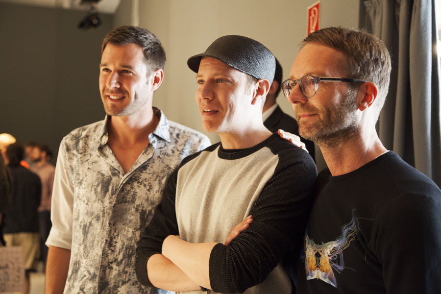 Daniel Blechman mit Moderator Jochen Schropp (außen links)