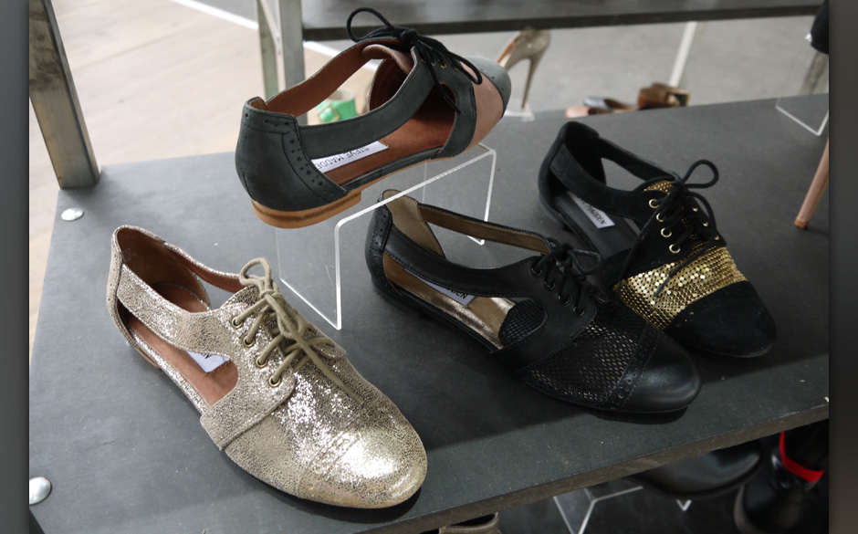Schuhe mit Cut-Out von Steve Madden.