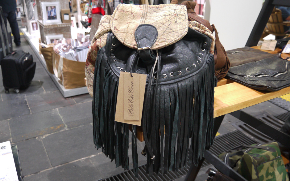 Auch oft gesehen: Taschen mit Fransen, hier von Pele Che Coco