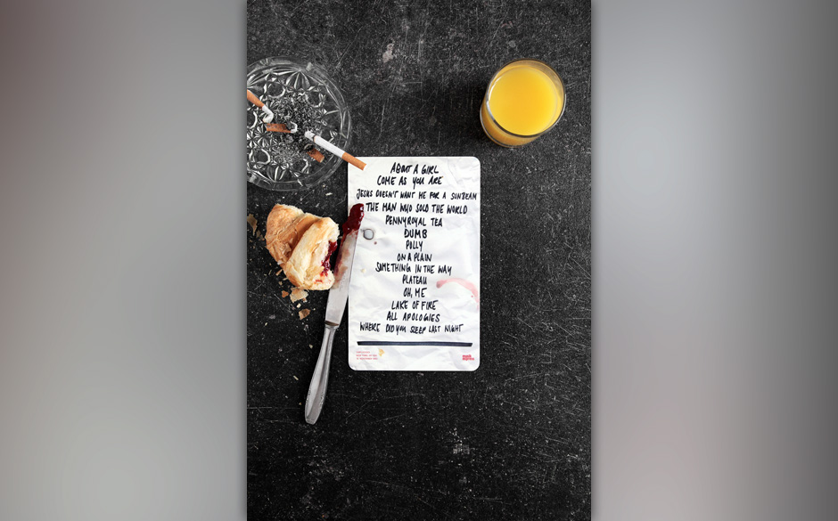 Das legendäre MTV-Konzert: Nirvana Unplugged - hier die Setlist auf einem Frühstücksbrettchen