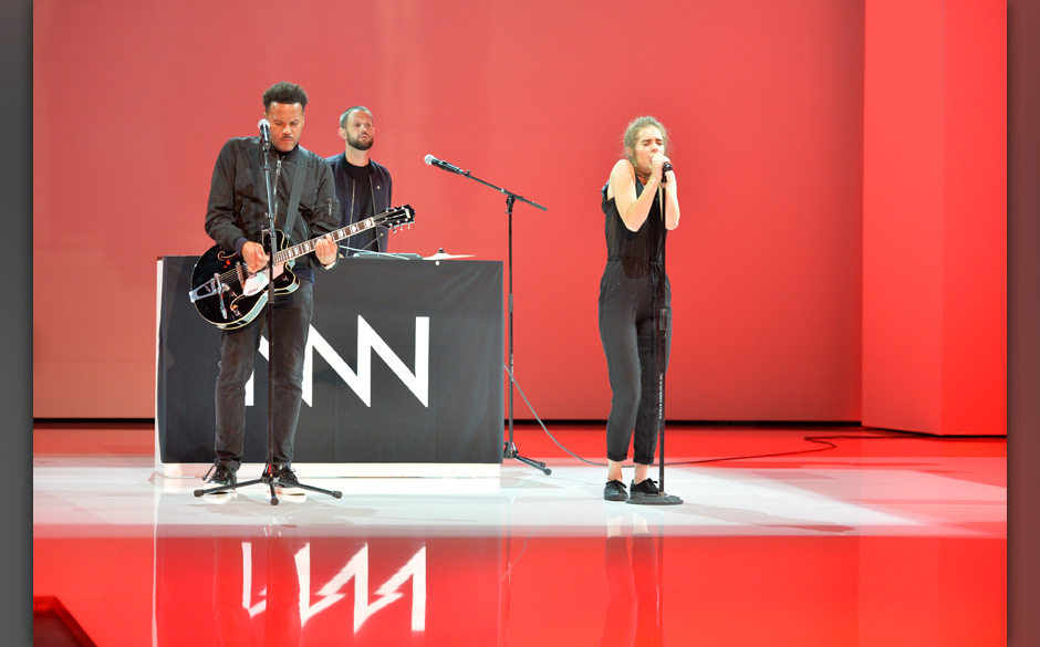 Der erste Musik-Act war die Band Nonono.