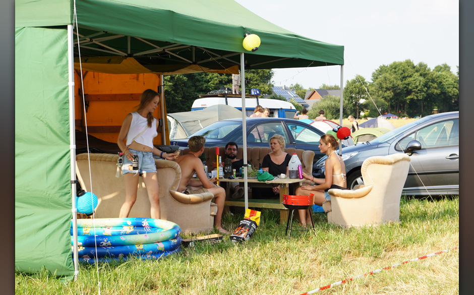 Publikum beim Appletree Garden Festival 2013