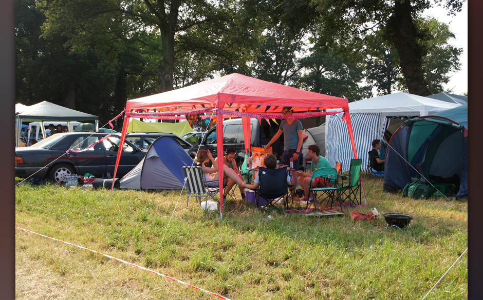 Publikum beim Appletree Garden Festival 2013