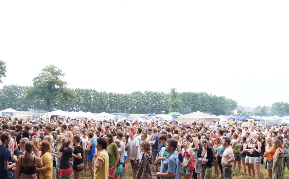 Publikum beim Appletree Garden Festival 2013