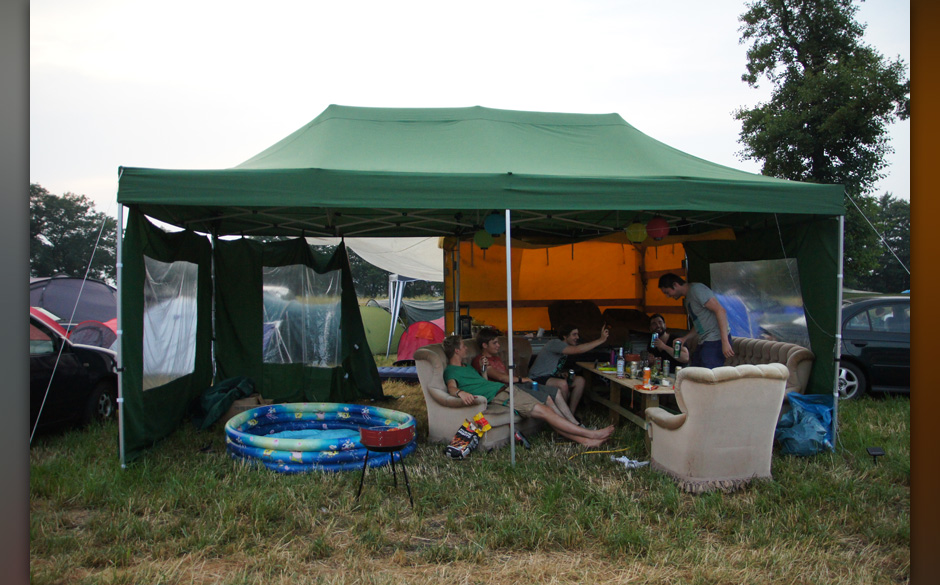 Publikum beim Appletree Garden Festival 2013