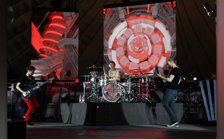 Muse - "Apocalypse, Please"