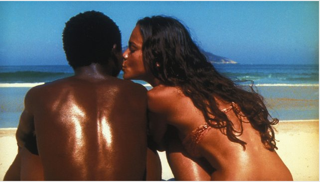Alice Barga und Alexandre Rodrigues in FERNANDO MEIRELLES' und KATIA LUNDs CITY OF GOD, 2002.