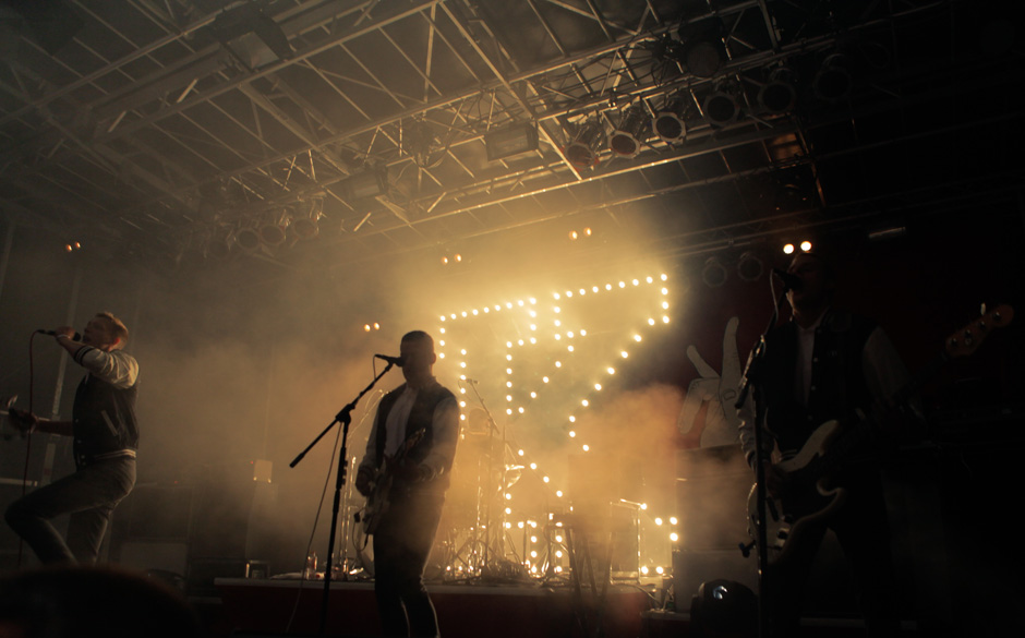 Hinter "Kosmonauten" steckt, klar, die Band Kraftklub!