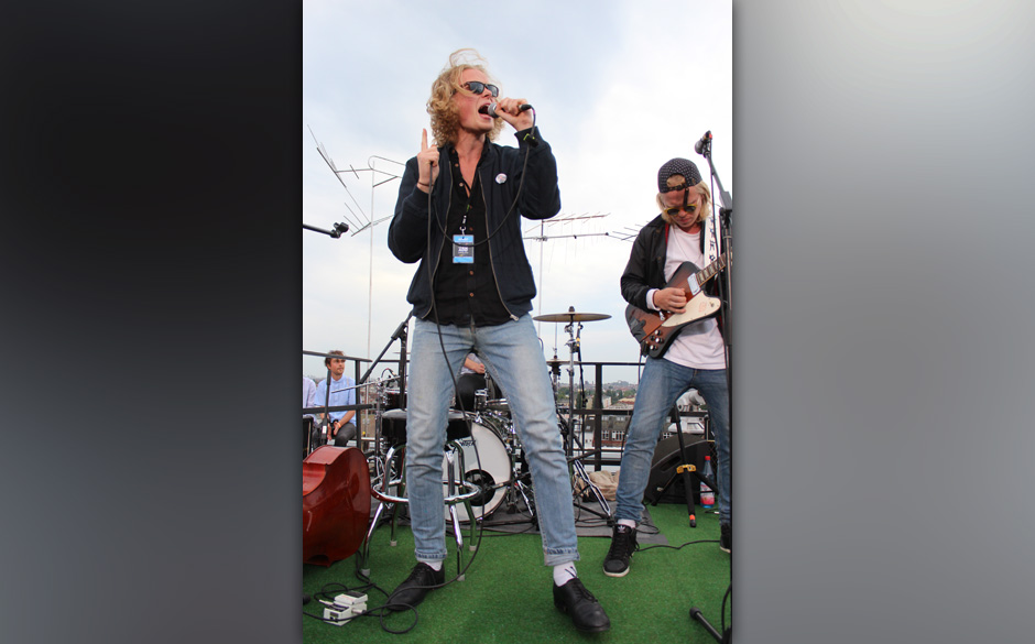 Kakkmaddafakka beim Auf den Dächern Festival 2013