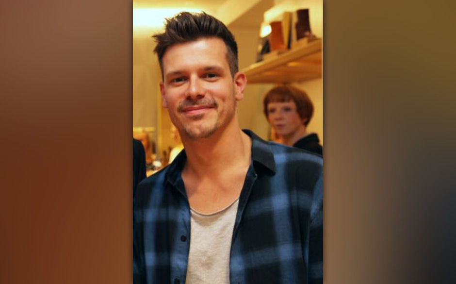 Und unser Kolumnist Jan Schmechtig? Wünscht sich mehr Mut und mehr Design von einigen modeschaffenden Musikern.