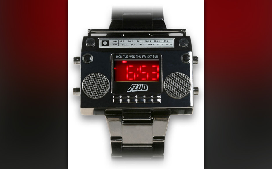 Ein anderer Retro-Klassiker: Die Boombox. Als Armbanduhr mit digitaler Anzeige werden die Achtziger stilvoll wiederbelebt.