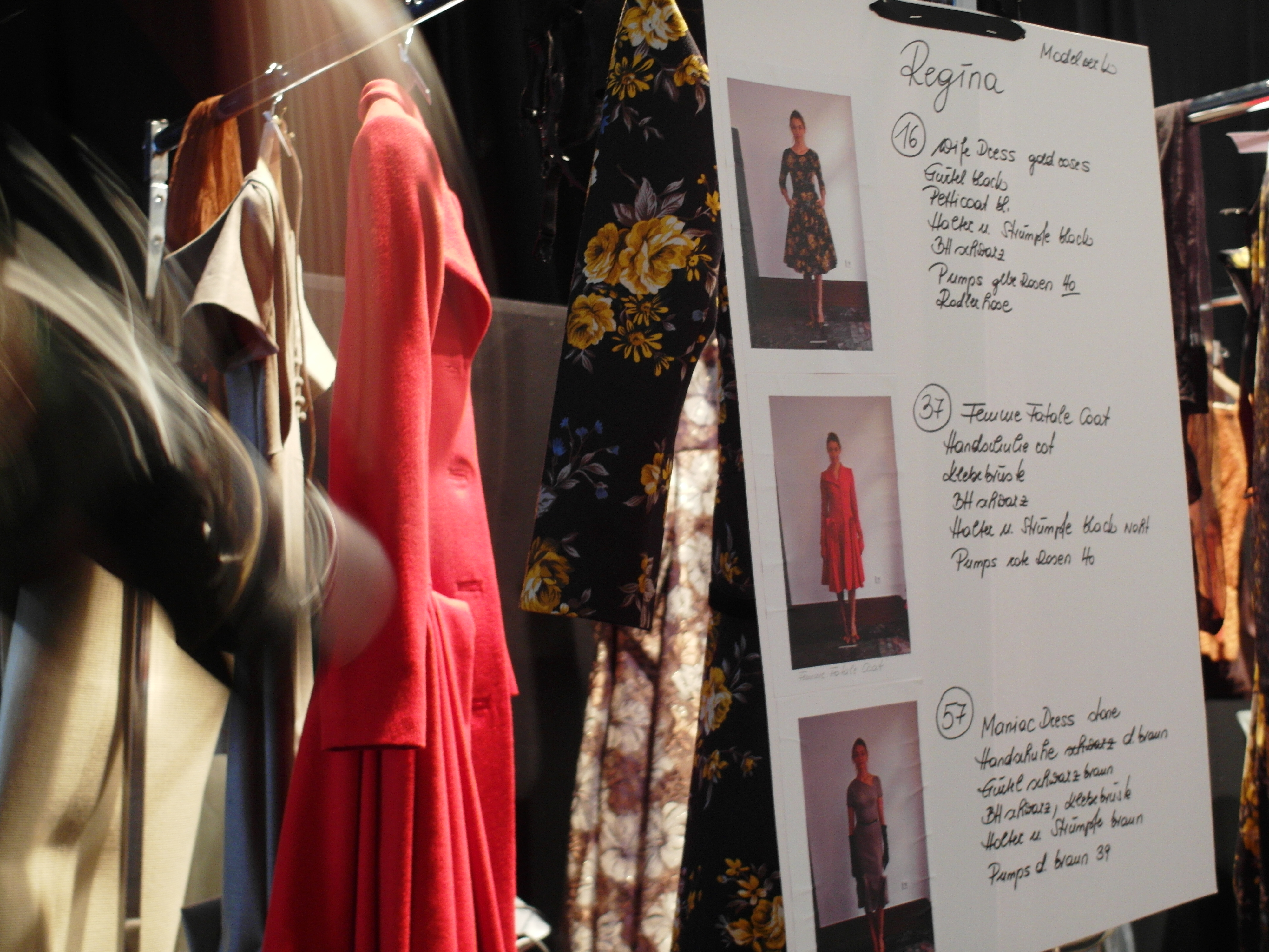 Hinter den Kulissen kurz vor der Runway-Show.