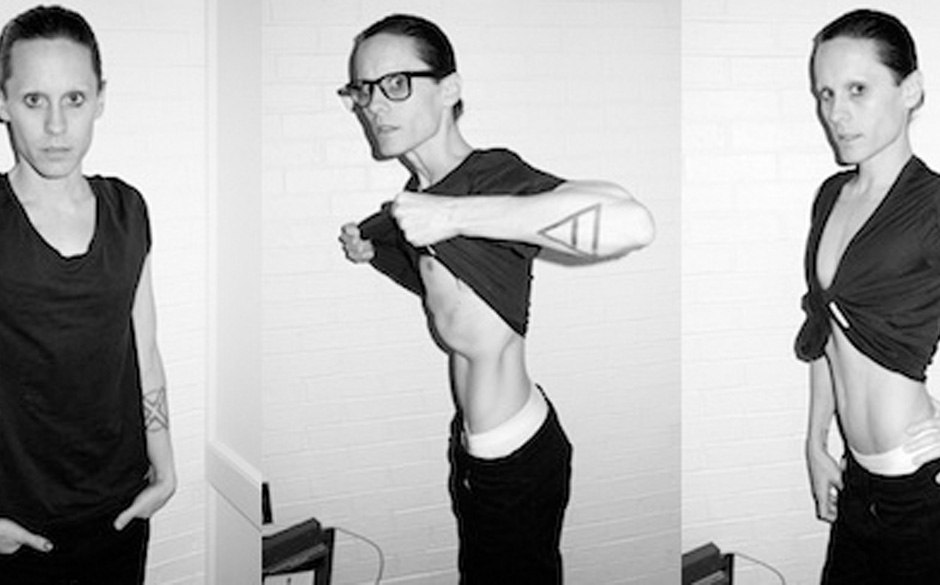 In seinem neuesten Film "Dallas Buyers Club" von 2013 spielt Leto den Transvestiten Rayon und hungerte sich dafür auf ein...