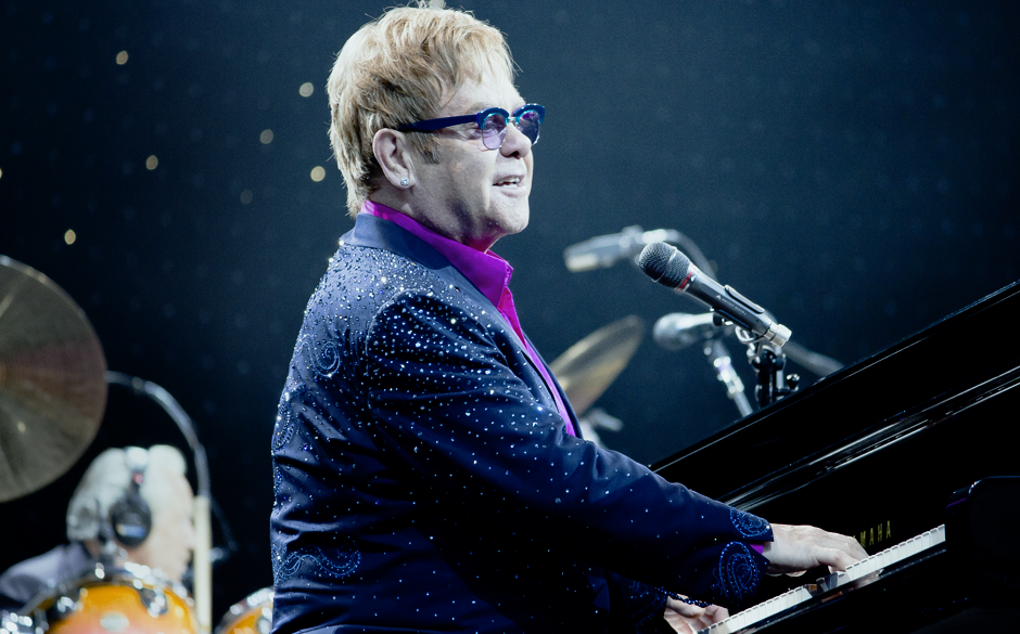 33. Elton John – 9,369,224.53 Dollar