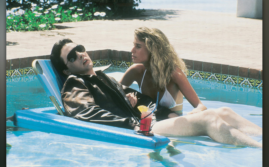 Platz 27: "Volltreffer"

Der englische Titel ist natürlich stärker als der Deutsche. „The Sure Thing“, die sichere A...