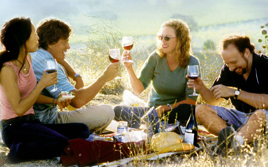 Platz 8: "Sideways"

Zwei Freunde, die beide ihr Päckchen
zu tragen haben, reisen im Saab 900 Cabriolet, einem der schön...