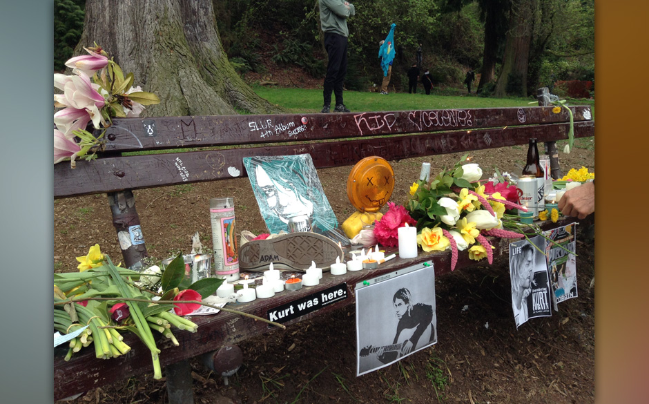 Memorial Bench 4 Kristina Baum.JPG.jpg